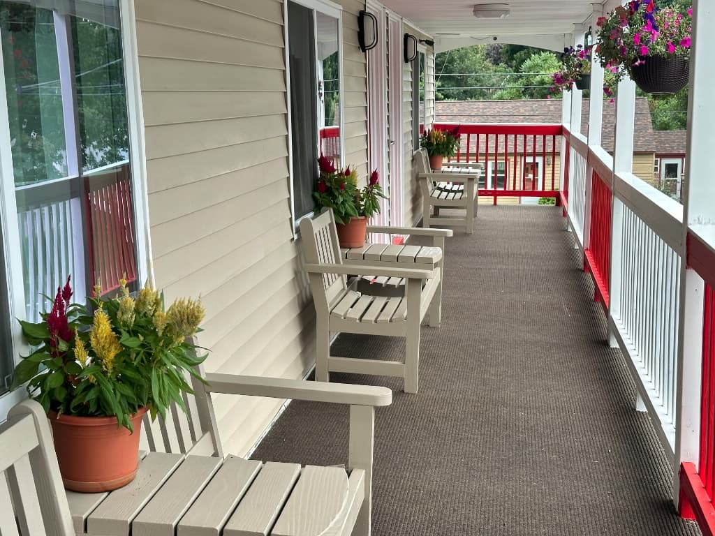 Cozy Corner Motel Upper Porch Walkway